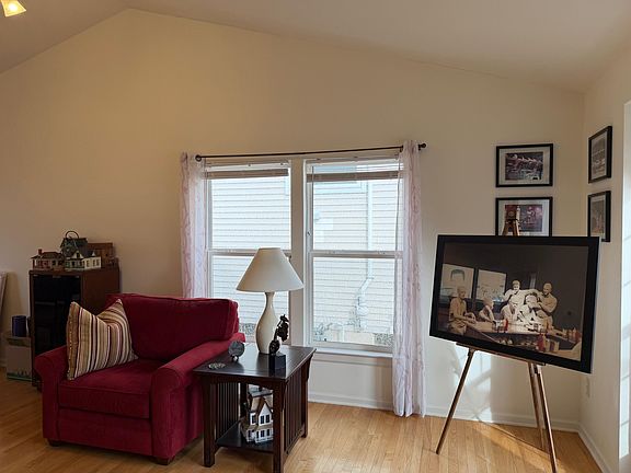 2nd image of 3374 Cromwell Rd