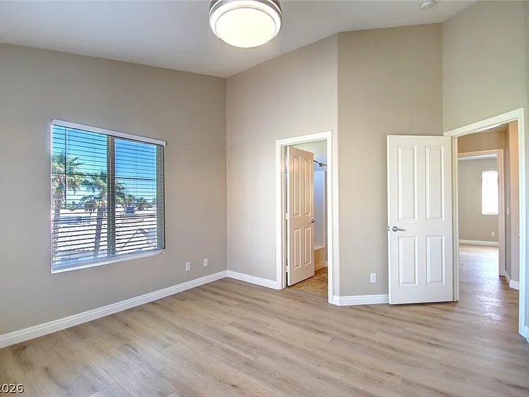 8400 Tiger Woods Ave — Photo 13