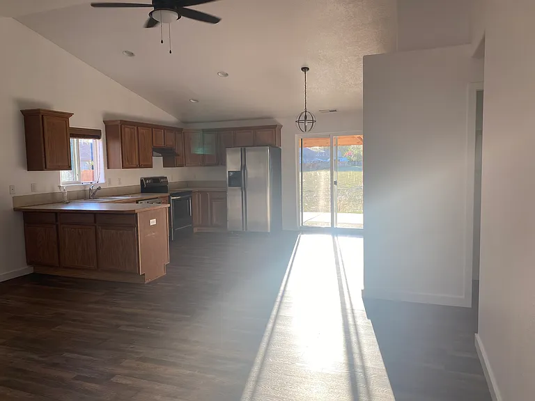 836 Fairmont Dr NE — Photo 5