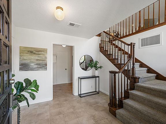 4th image of 501 Willow Court