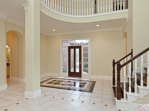 4th image of 5923 Stratford Gardens Dr