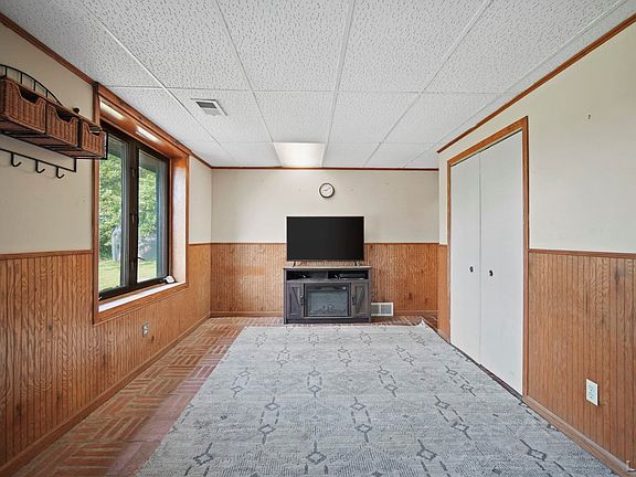3rd image of 18766 Forrister Rd