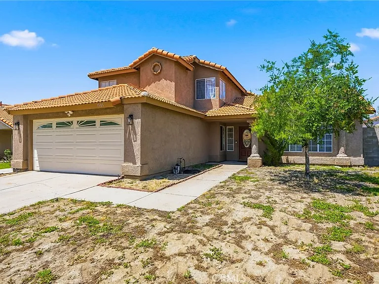 1505 Canterbury Cir — Photo 4