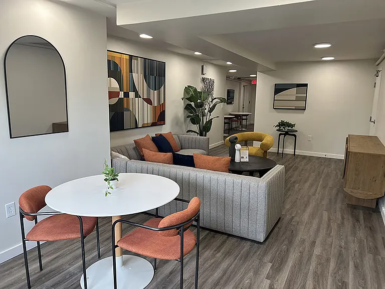 Broadview Apartments — Photo 14
