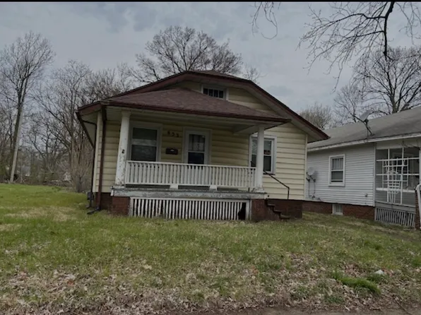 853 N College St, Decatur, IL 62522