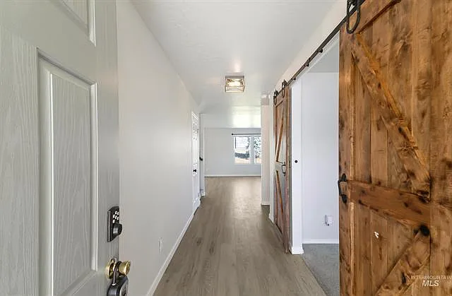 4456 W Silver Riv — Photo 2