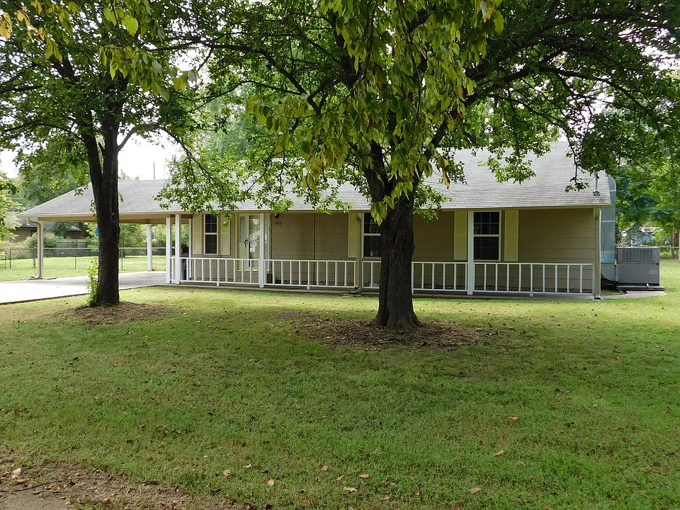 3709 Evans Rd