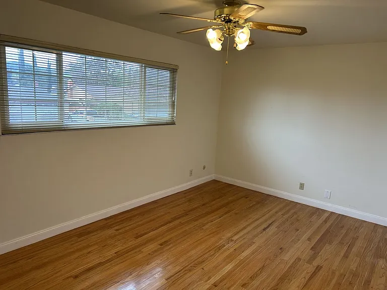 2040 Barbour Dr — Photo 21