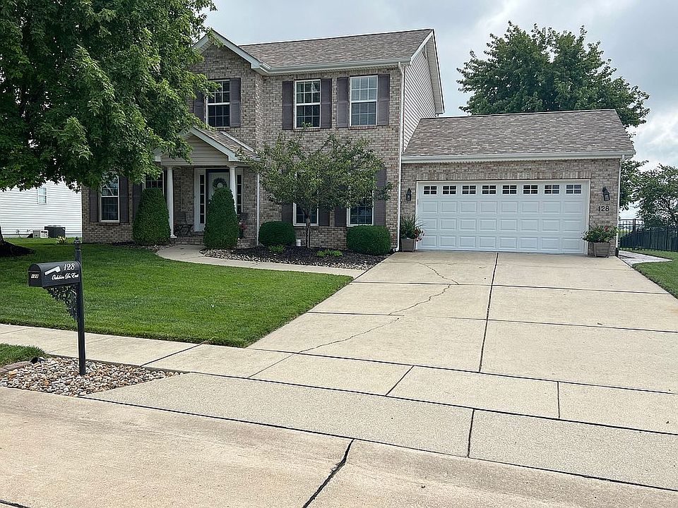2nd image of 128 Oakshire Dr E