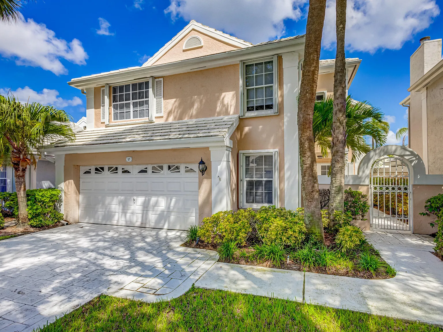 3 bed, 2.5 bath, 2145 sqft, $5,500 — Photo 4