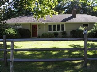 7 Library Ln, Brookhaven, NY 11719