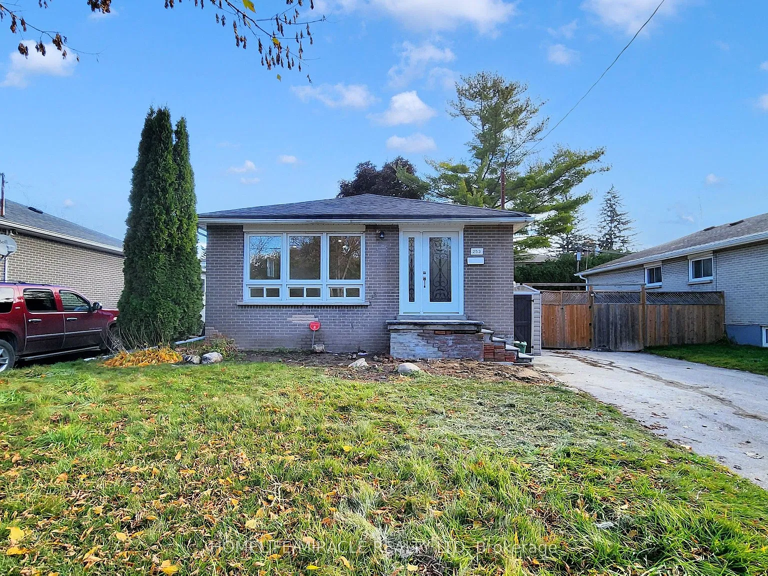 3 bed, $2,499 — Photo 2