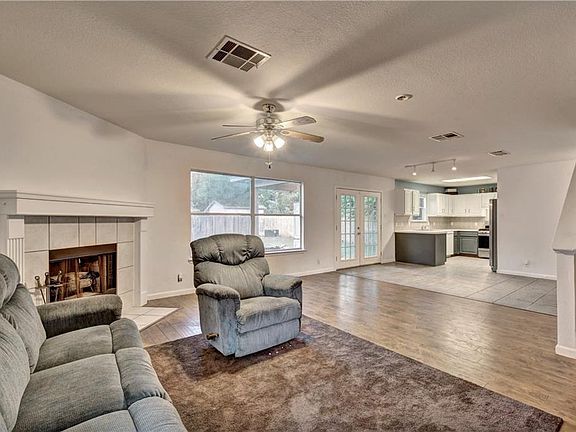 3rd image of 219 Bryant Dr