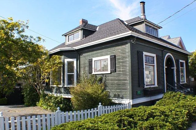 518 Forest Ave — Photo 2