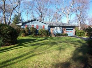 14 Partridge Dr, Commack, NY 11725