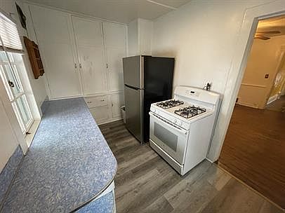 2nd image of 326 Lincoln St #1