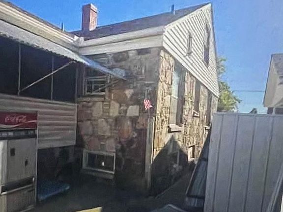 3rd image of 417 SW 24th St