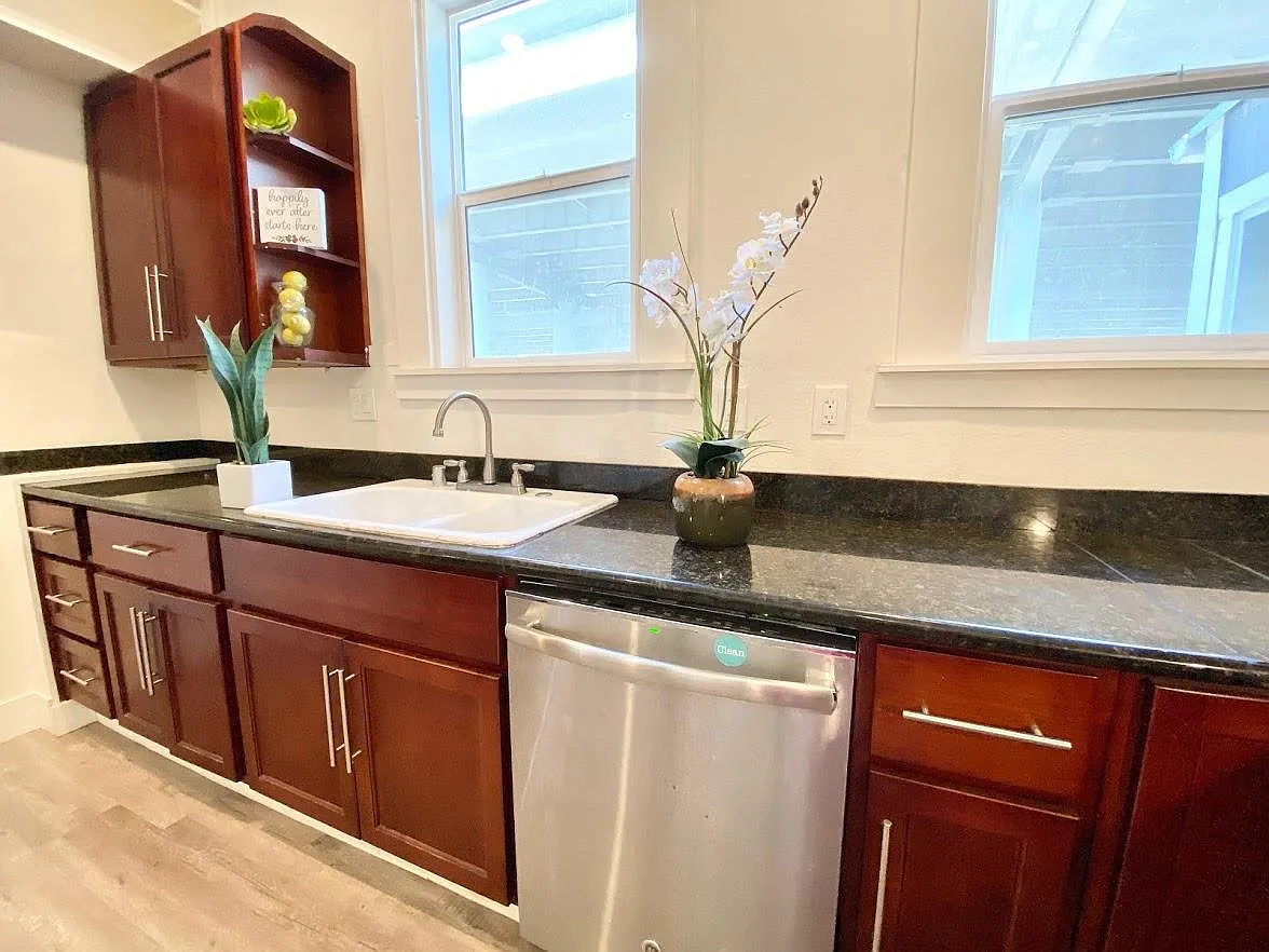 6 bed, 200 sqft, $945 — Photo 4
