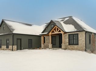 4980 Royal Oaks Cir SW, Rochester, MN 55902