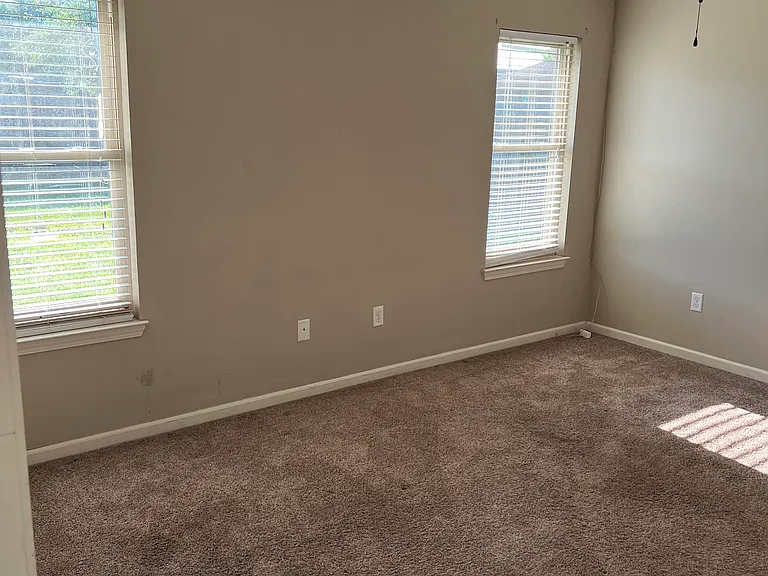 1410 Arapaho Trl — Photo 5