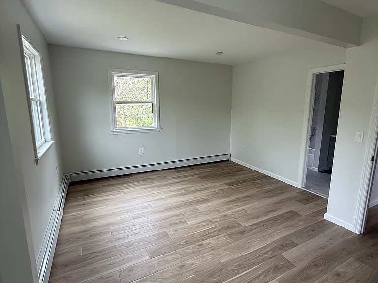 1050 Lucas Avenue Ext — Photo 5