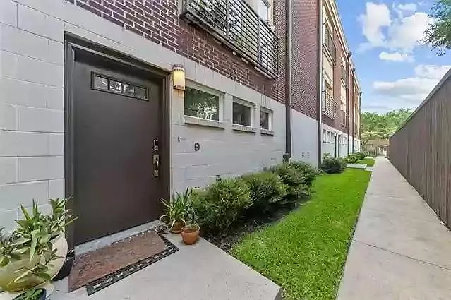 5711 Ross Ave #9 — Photo 17