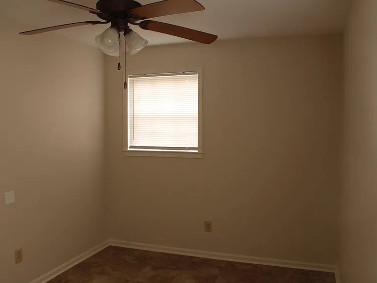 102 Greenridge Rd — Photo 6