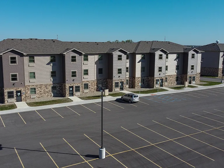 Crossroads Place Apartments — Photo 68