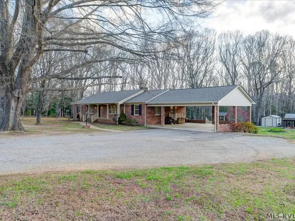 3596 Blackridge Rd, La Crosse, VA 23950