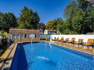 70 Burnside Ter, Springfield, MA 01118