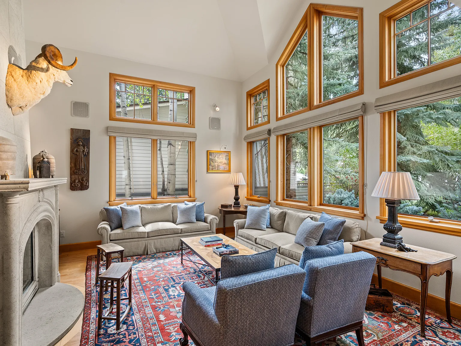 5 bed, 5.5 bath, 4259 sqft, $85,000 — Photo 3