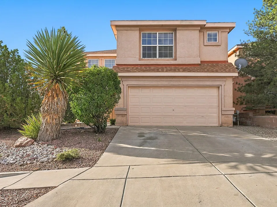 7600 Red Finch Ct NW