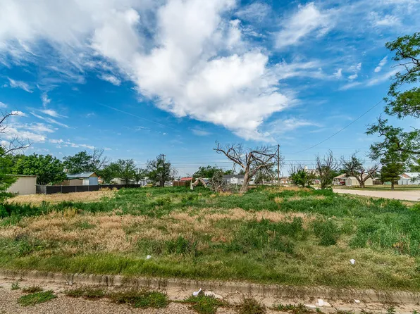 329 N El Paso Ave, Tulia, TX 79088