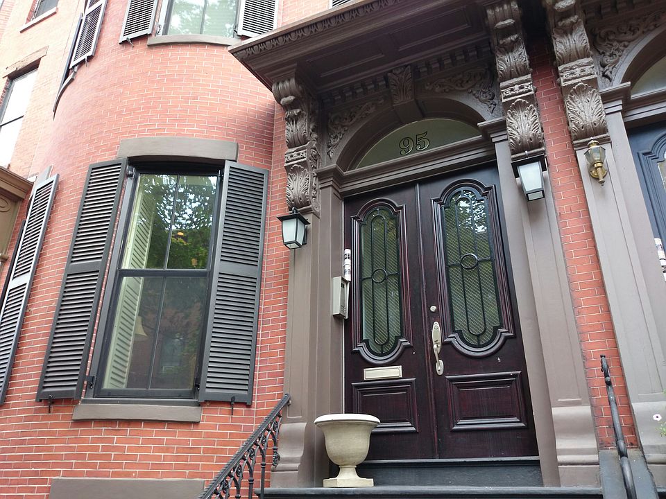 2nd image of 95 Pembroke St