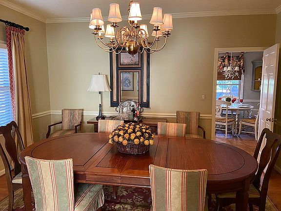 Spacious dining room