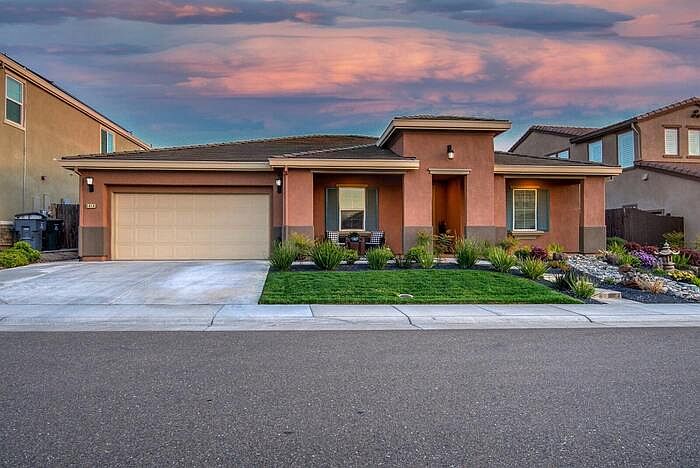 1st image of 1414 Skibbereen Way