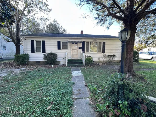 100 Plymouth Street, Williamston, NC 27892