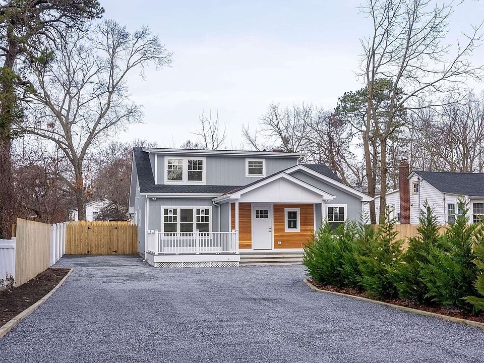 828 Flanders Rd, Flanders, NY 11901 Zillow