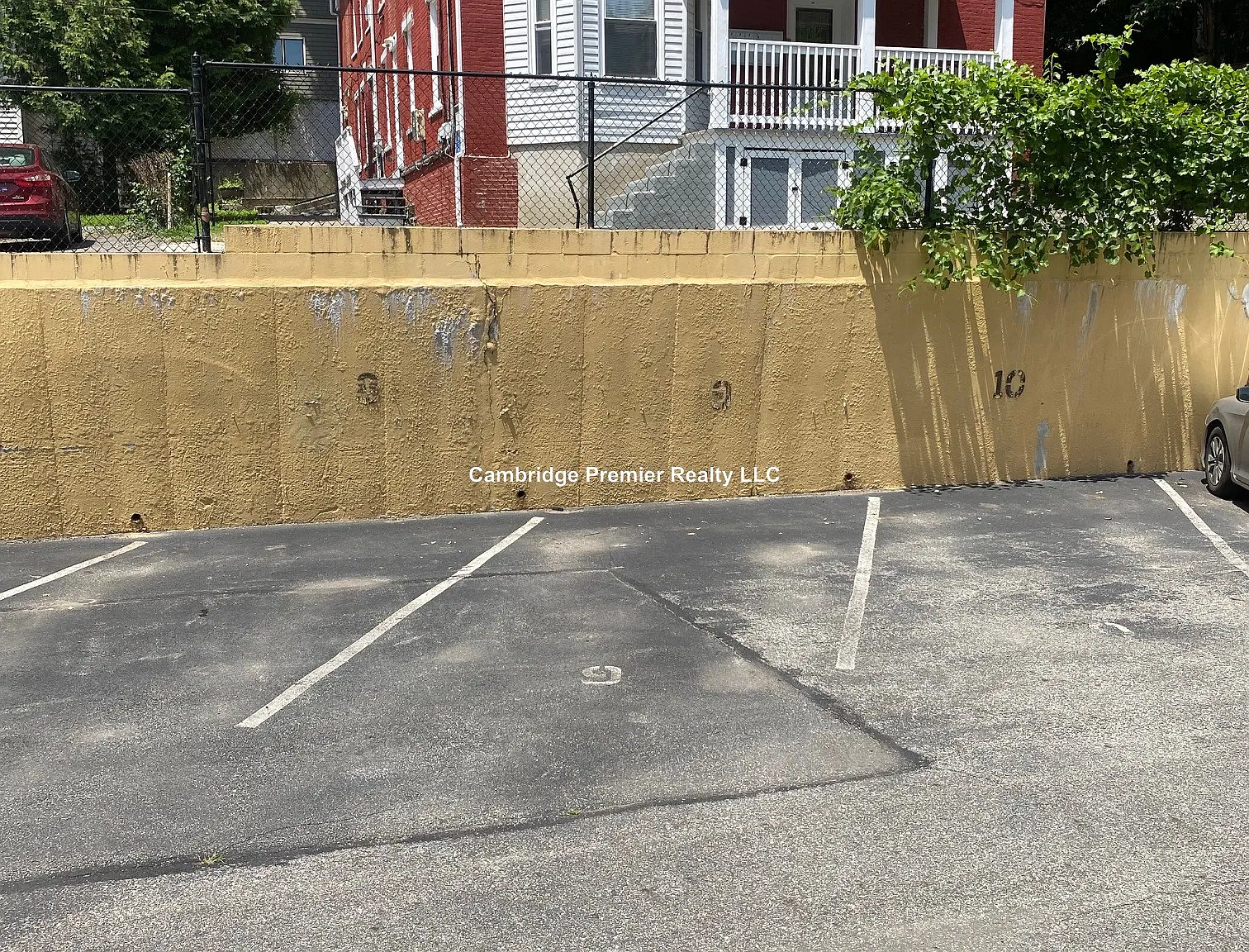 148 Sycamore St — Photo 4