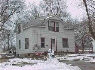 425 1/2 Webster St, Waterloo, IA 50703