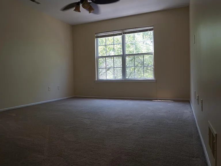 44 Dewitt Ln — Photo 17