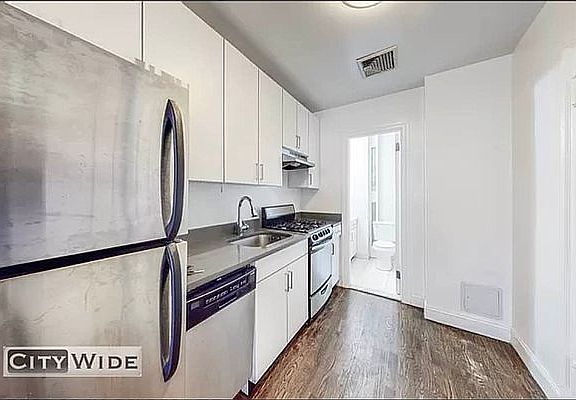 4th image of 37 E 65th St #2R