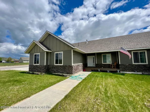 1317 Arroyo Ave, Pinedale, WY 82941