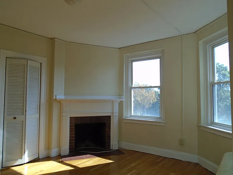 Craigie Cir — Photo 13