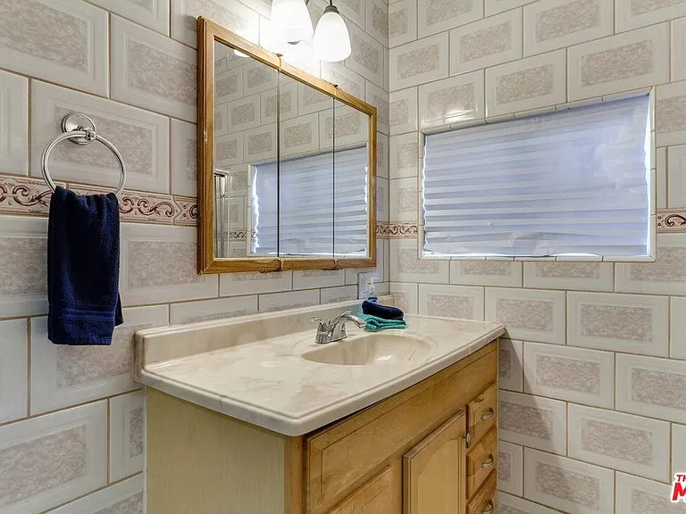6659 Amigo Ave — Photo 18