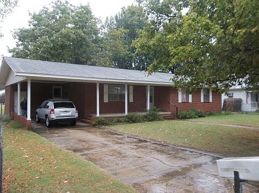 1st image of 1011 Lange St