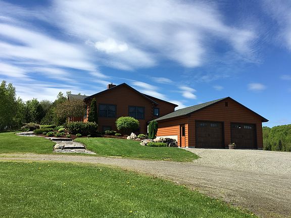 Attached 2 car garage