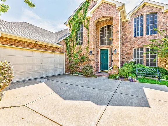3rd image of 2421 Birchwood Dr