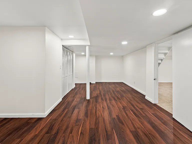 53 Oneida Ave — Photo 23