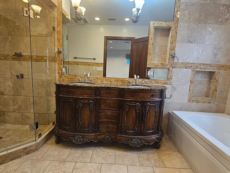 4940 Dobkin Ave — Photo 23